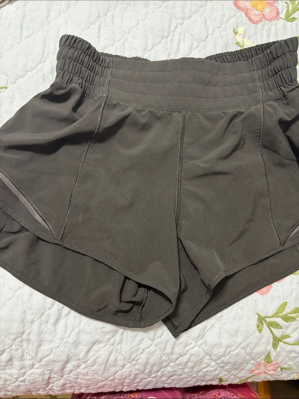 Lululemon Hotty Hot High-Rise Lined Short 3.5” inseam Size Small PreOwned